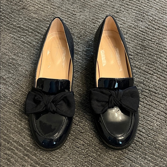 Bandolino Shoes - Bandolino Dark Navy Patent Loafers with Bow